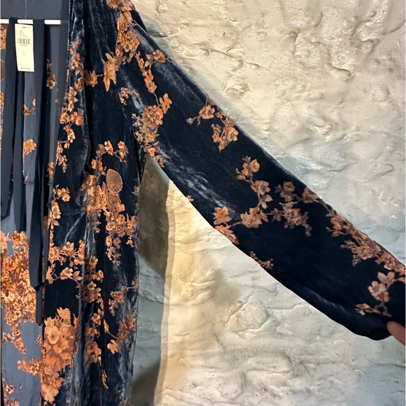 NWT Anthropologie women’s wrap dress - Picture 5 of 7